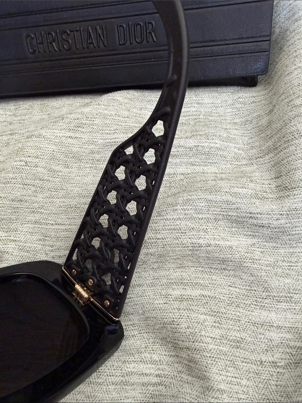 😎 DIOR Verydior S1I Black Cannage Sunglasses CD001981 1100L1 54-19 - Picture 6 of 8